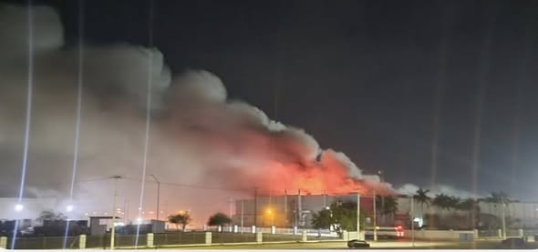 Mueren tres bomberos combatiendo incendio en maquiladora Spellman en Matamoros