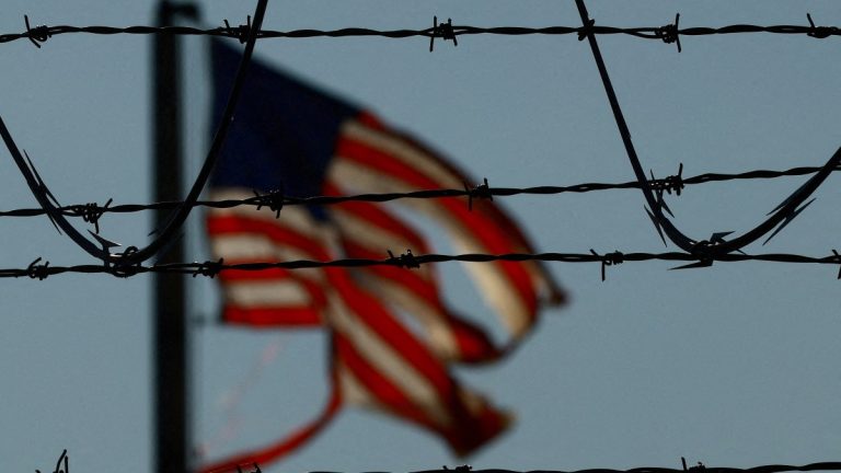 EE.UU. ofrece 2 mil 600 dólares y vuelo gratis a migrantes que se autodeporten