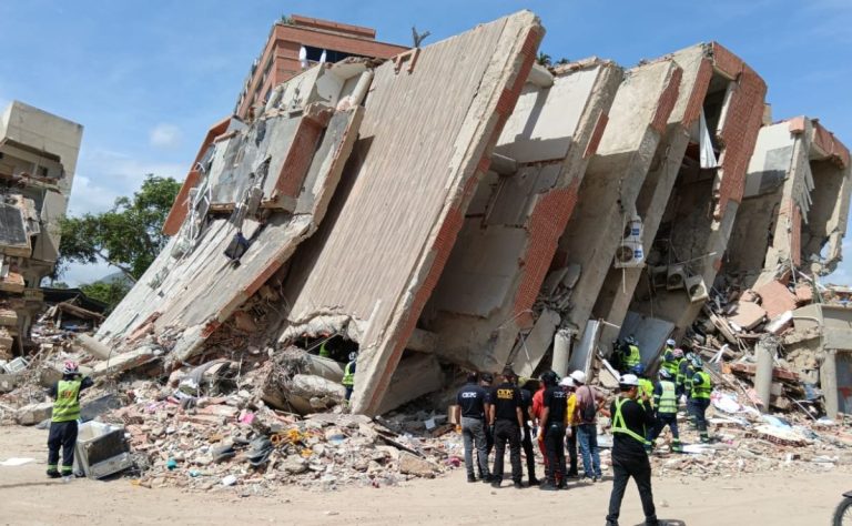 Rescatan a hombre a 8 días de los sismos en Venezuela; “es un milagro”, dicen