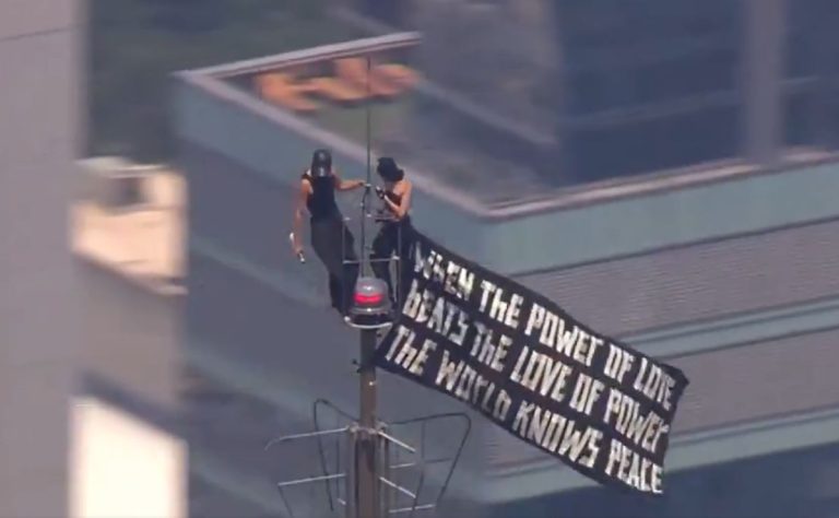 Video: Pareja escala el Empire State para comprometerse, luego fue detenida