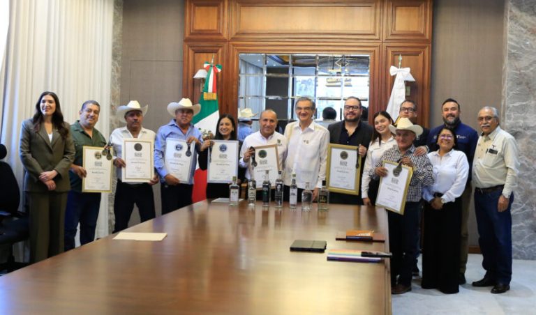 Refrenda Américo apoyo a productores de mezcal de Tamaulipas con fideicomiso