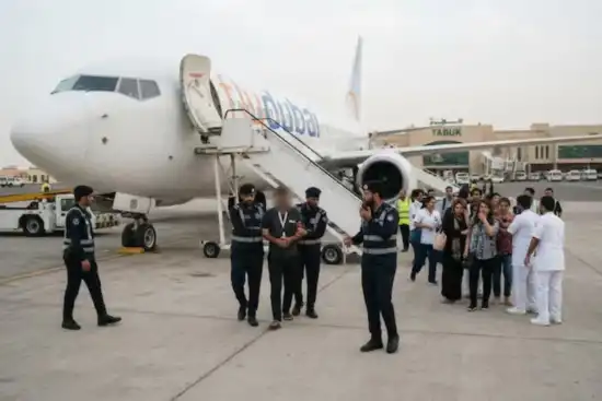 Copiloto habría atacado al capitán en pleno vuelo; avión perdió miles de pies de altitud